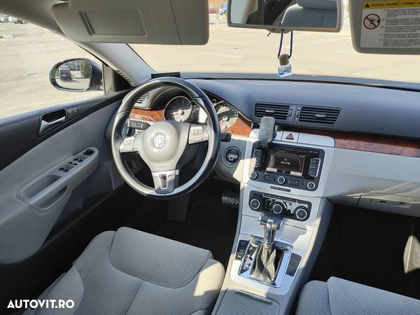 Volkswagen Passat 1.4 TSI EcoFuel DSG Comfortline - 2