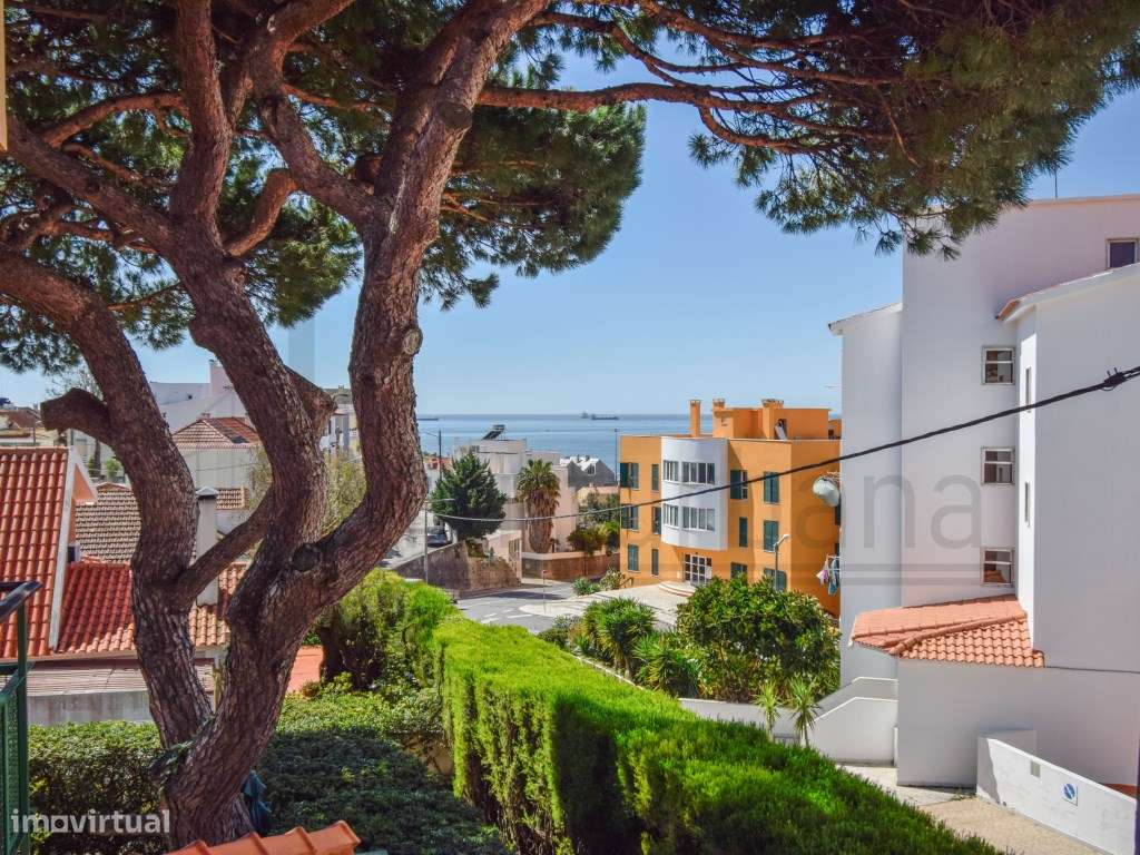 MORADIA INDEPENDENTE NO ESTORIL COM VISTA MAR-2