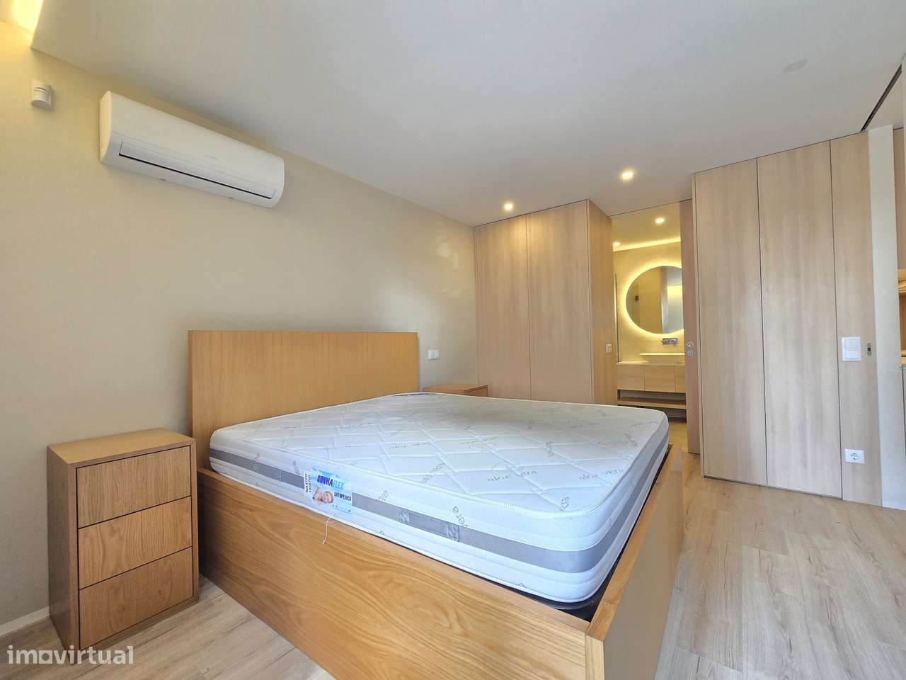 Apartamento T1 com terraço Seminovo.-6