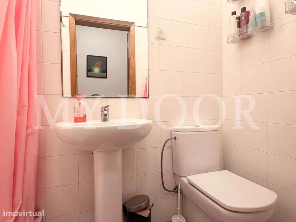 Apartamento T4 Recuperado no Coração de Moscavide-23