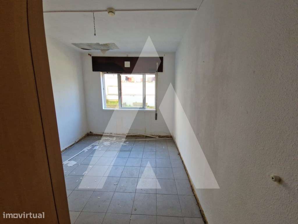 T3 Totalmente Renovado em Santiago - Excelente Oportunidade de Inve...-2