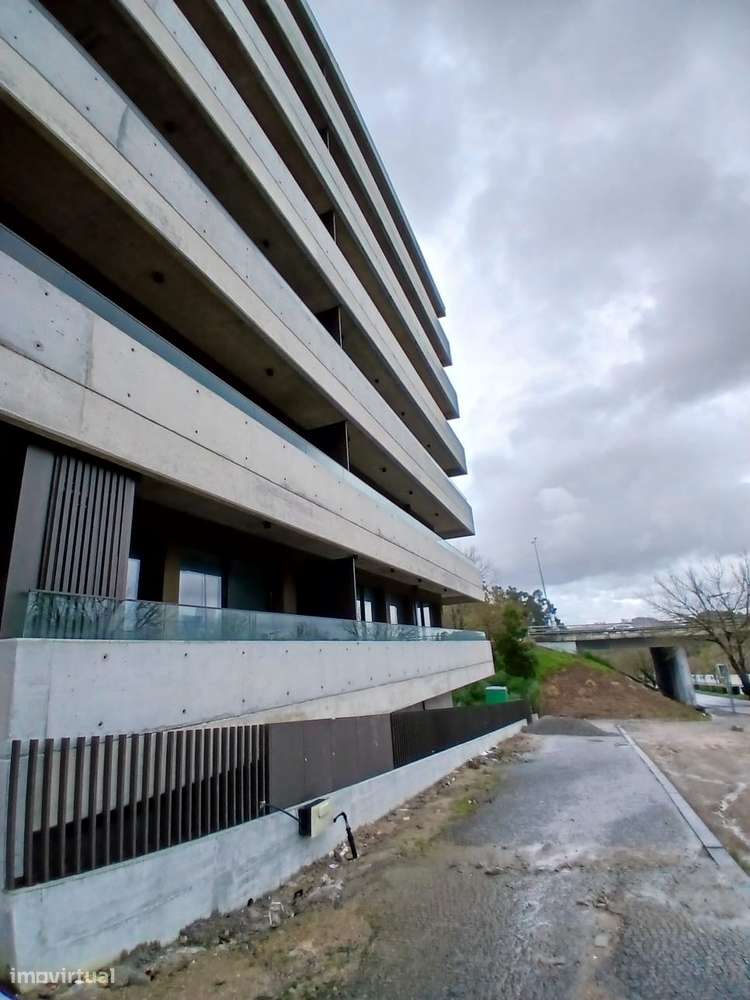 T1 Novo com garagem, varanda e ar condicionado-6