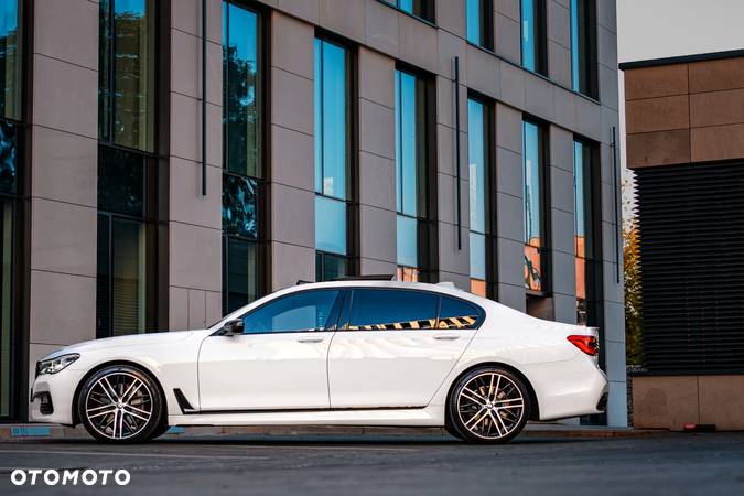 BMW Seria 7 750Li xDrive - 3