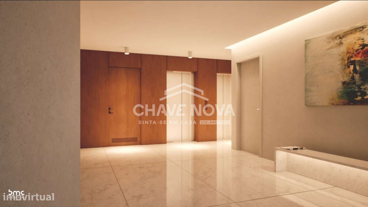Apartamento T1 com varanda, garagem e elevador-4