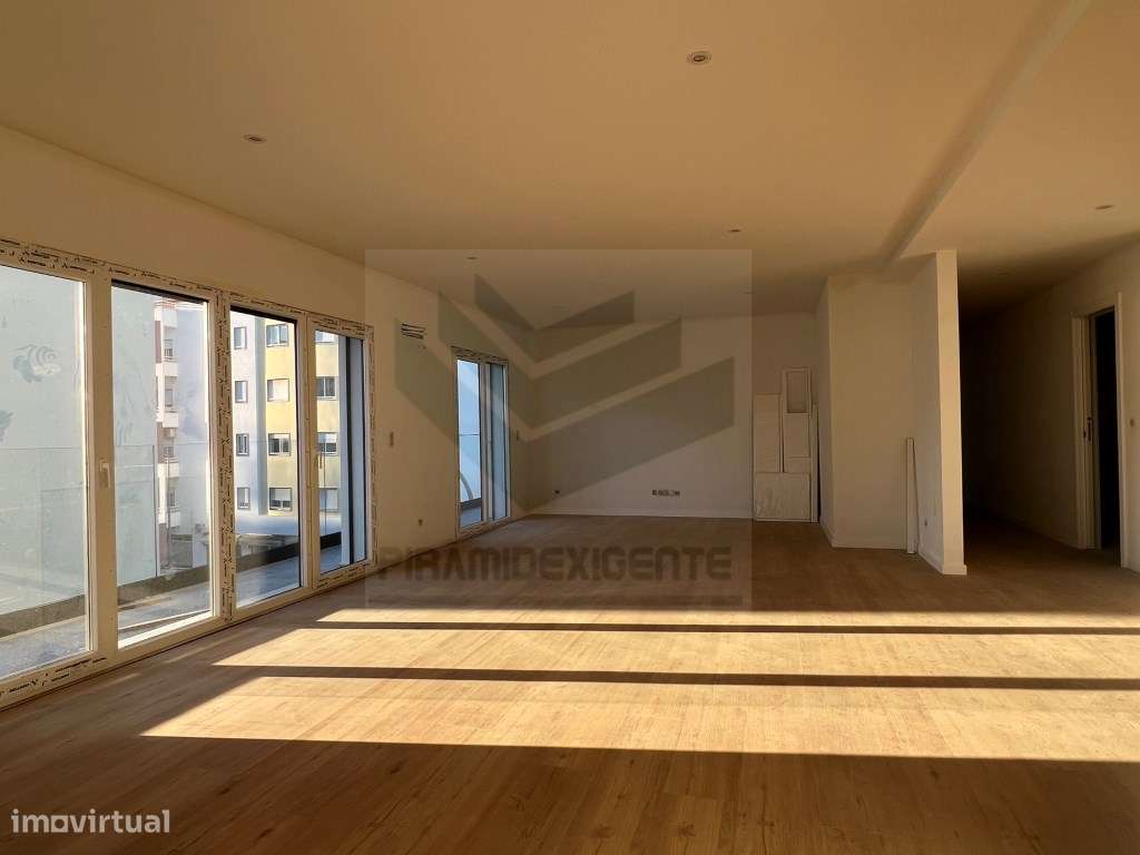 Apartamento Duplex Novo com Terraço, 3 Suítes Estacionamento - Grande imagem: 4/23