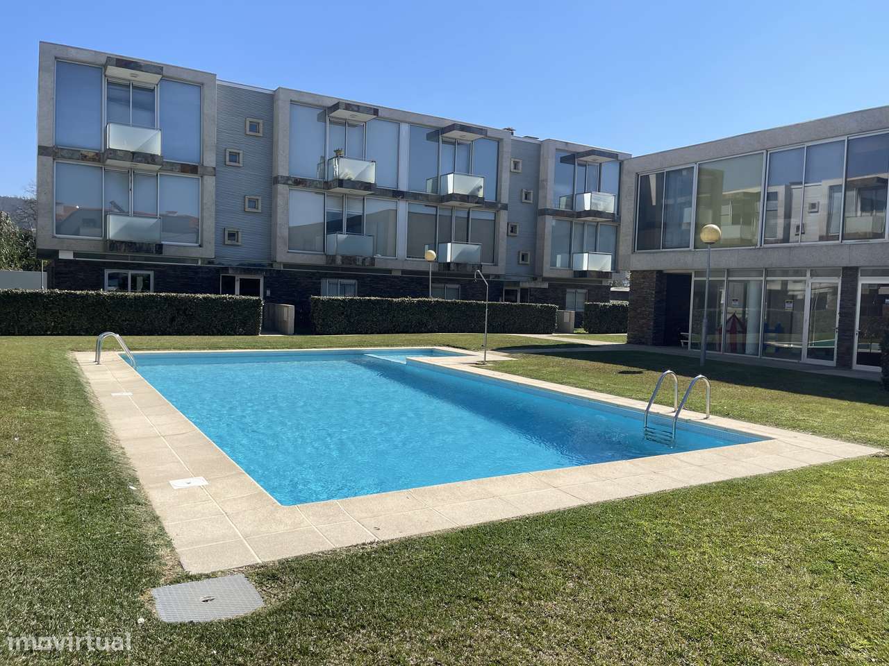 T0 em Cepães - Condomínio Fechado - Grande imagem: 2/6