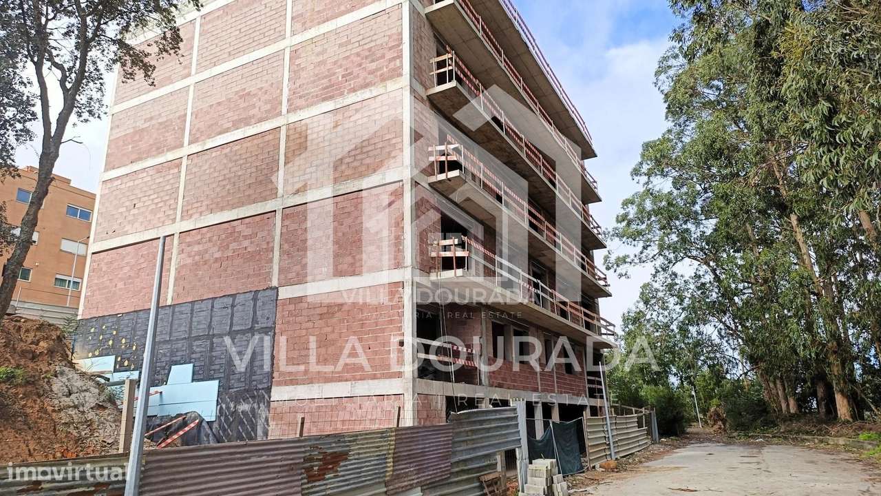 Apartamento T1+1 com Garagem na Serra de Canelas-1