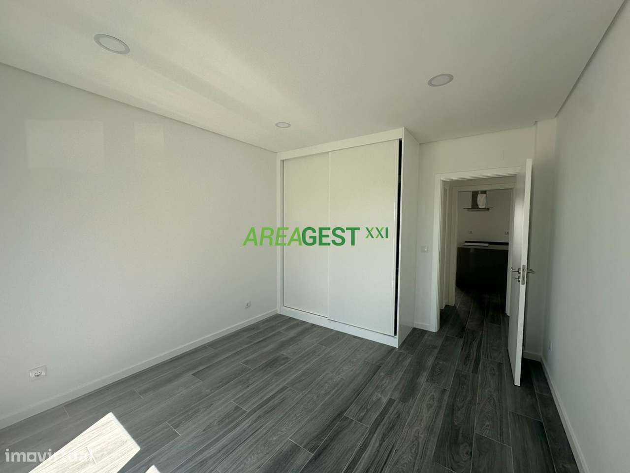 Moradia V4+1 no Casal Novo, Caneças-16