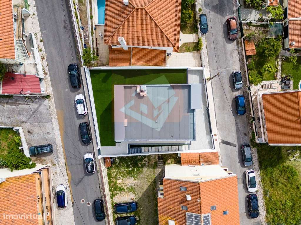 Moradia V5 nova no Bairro do Trigache em Famões-52