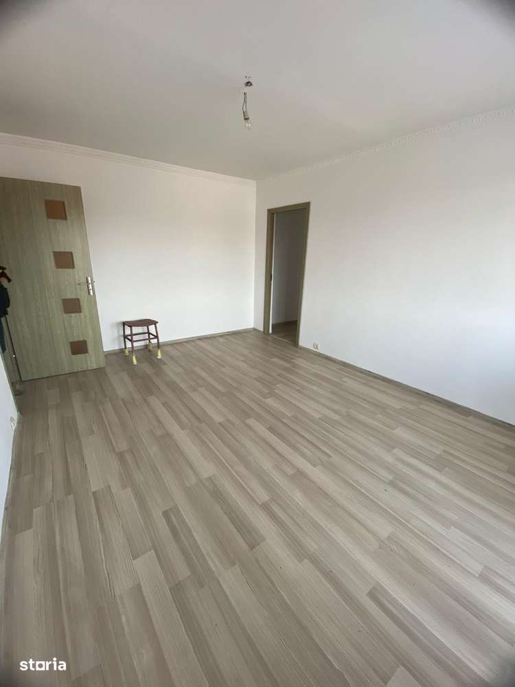 OFERTA 3 camere semidecomandate renovat, izolat in zona Centrala-0