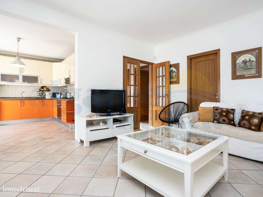 Moradia geminada T3 com Piscina Privada e Garagem - Praia da Lota-10