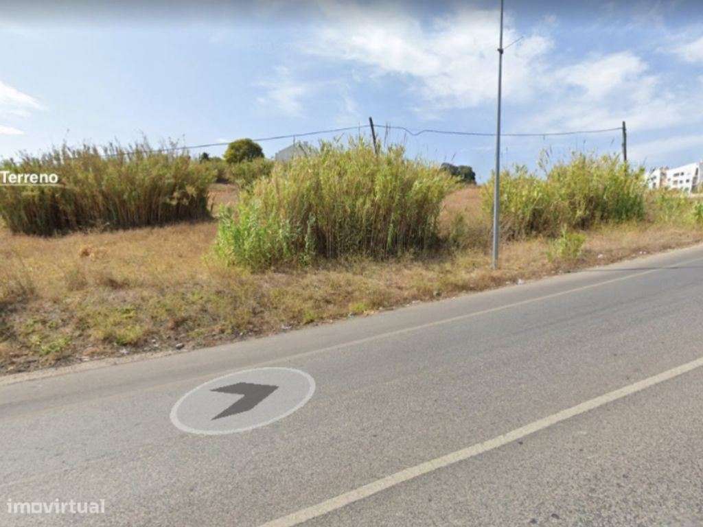 Terreno para construção com 8.800m2,  Monte Caparica perto de praias-8