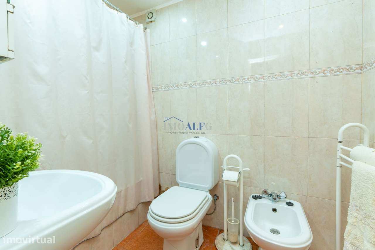 Apartamento T1 na Parede perto da estação de comboios-10