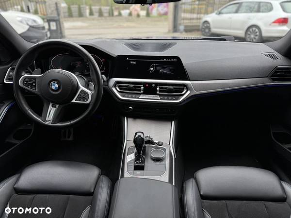 BMW Seria 3 320d M Sport - 13