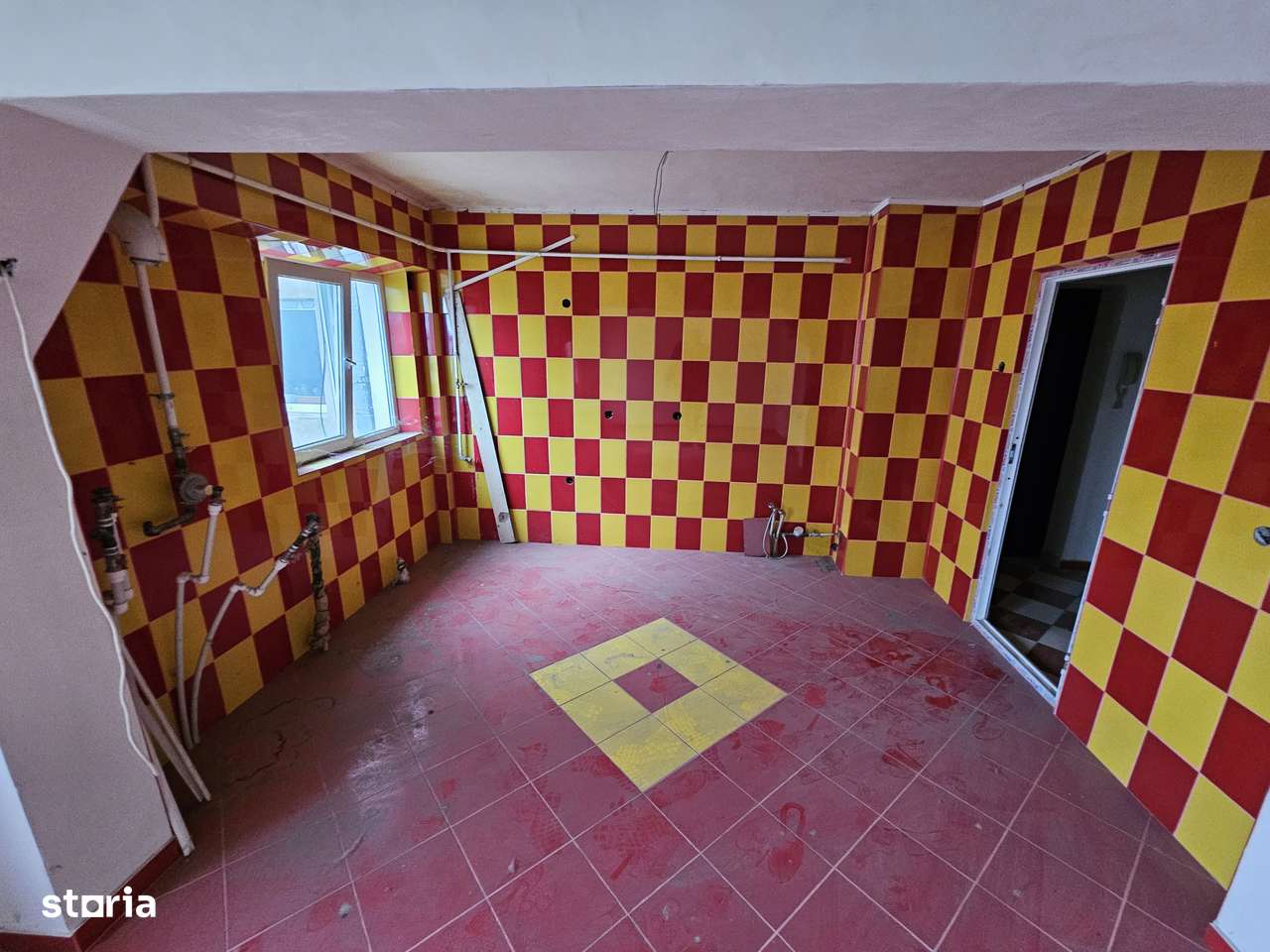 Vand ap cu 4 camere zona Cinema Orizont-6