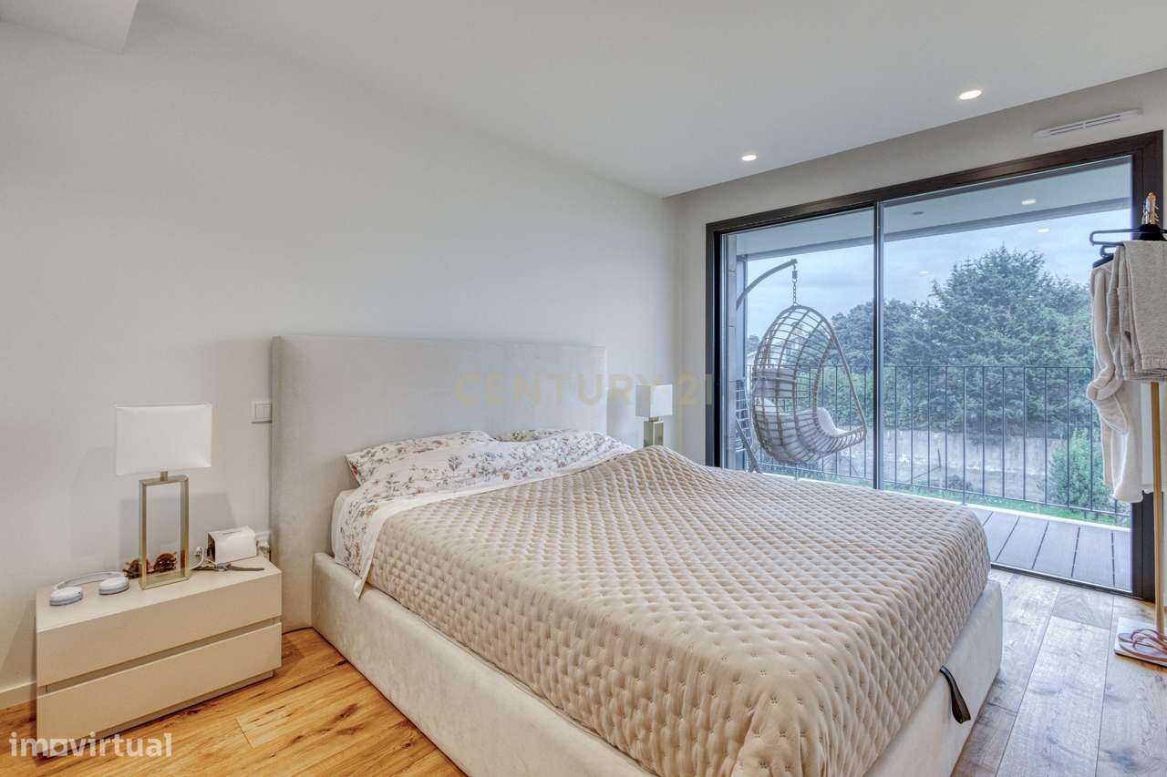 T2 Semi-Novo com varanda na Madalena-13