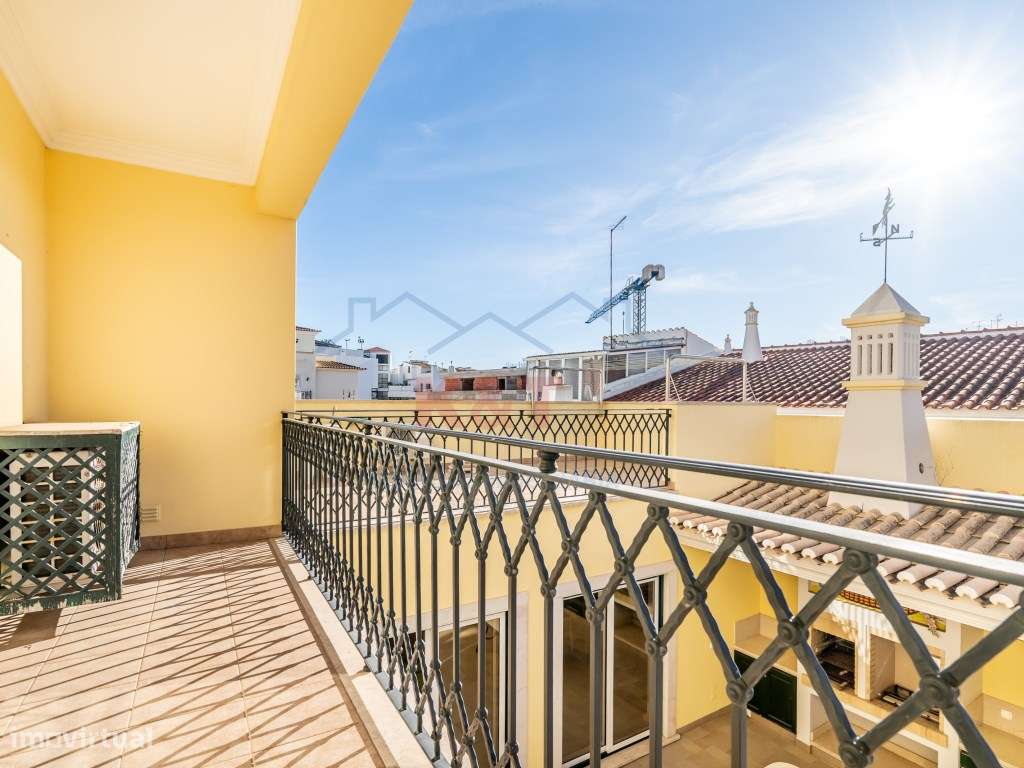 Moradia T5 de Luxo + Apartamento T3 - Lagoa-24