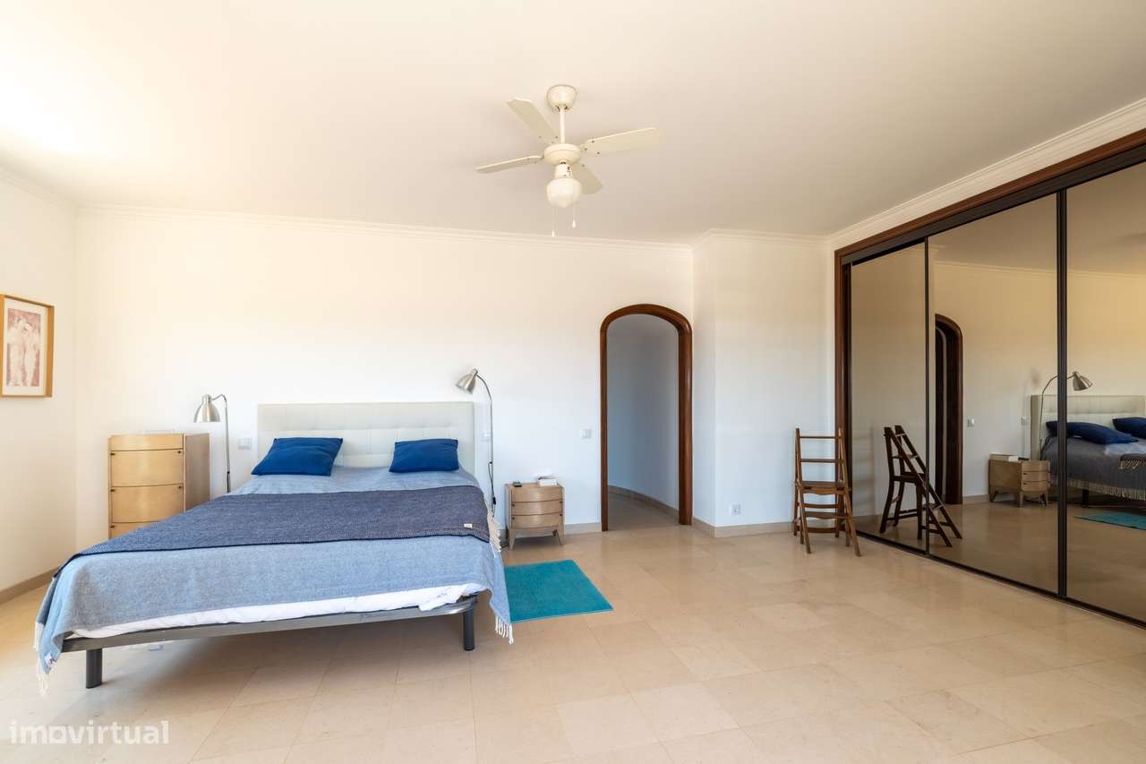 Viva o Sonho de Cascais: Duplex Exclusivo com Vista Mar!-9