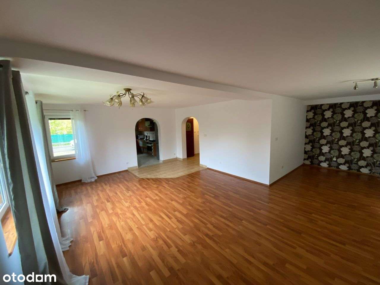 Wolnostojący, Przestronny Dom w super lokalizacji - Pełny obrazek: 4/11