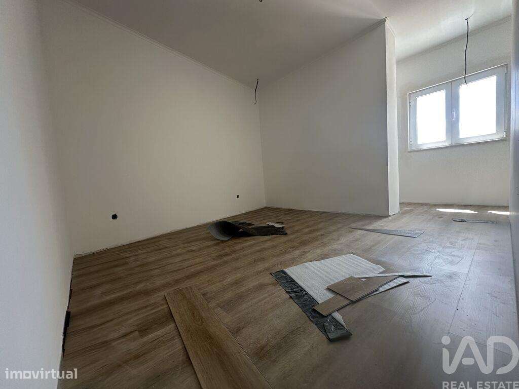 Apartamento T2 em Santarém (Marvila), Santa Iria Da Ribeira De Santaré - Grande imagem: 4/13