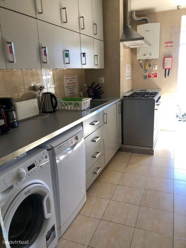 Quarto - localizado em São Sebastião Lisbon - Grande imagem: 4/14