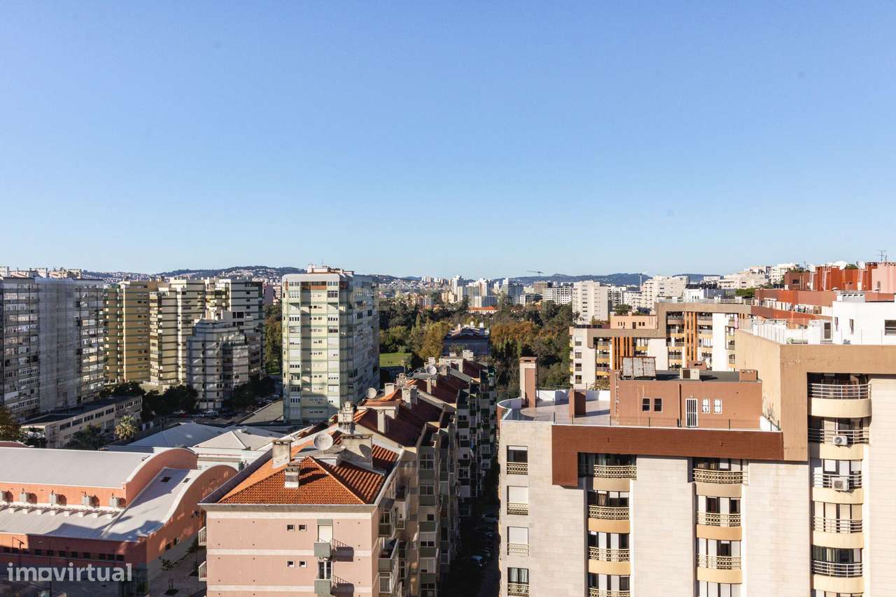 Fantástico T5 Quinta das Conchas frente ao metro-29