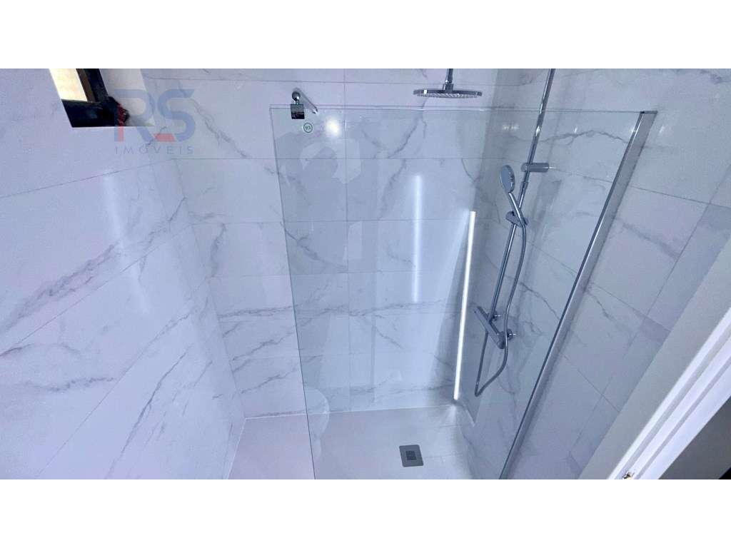 Espaço Comercial Convertido em Habitação Santo Tirso-13