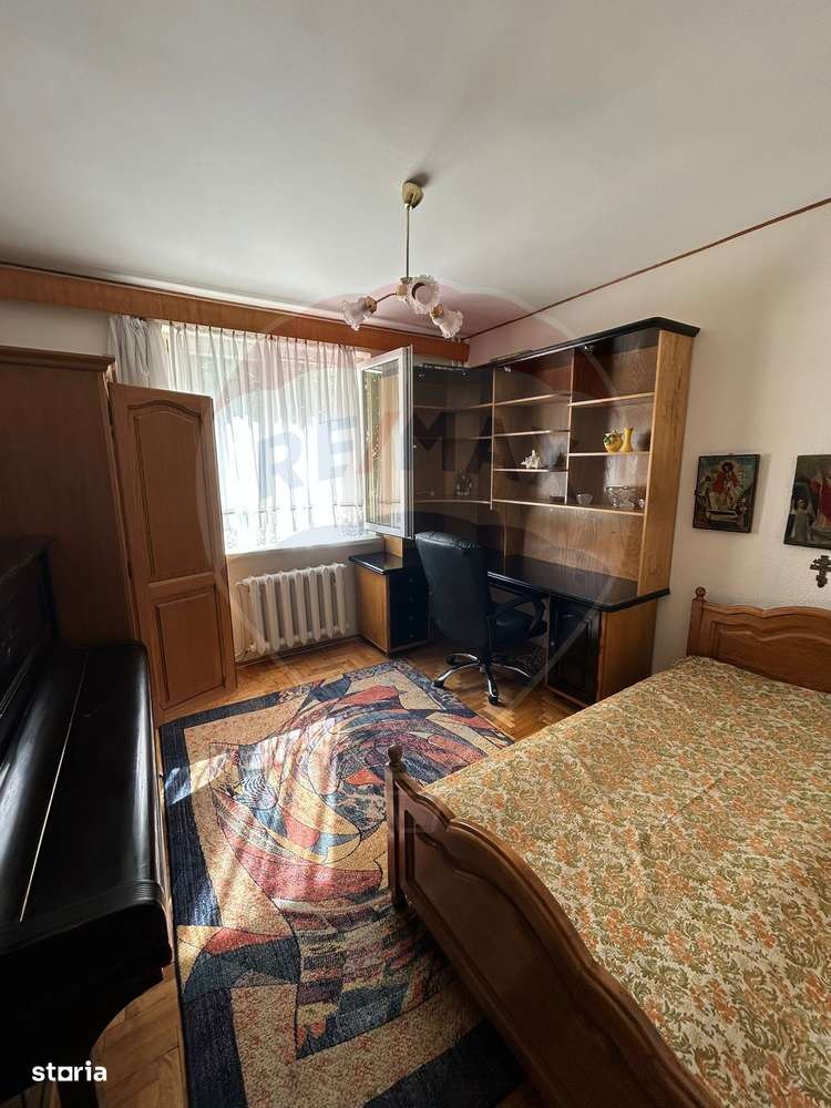 Apartament cu 3 camere de închiriat - CATEDRALĂ - Imagine principală: 4/13