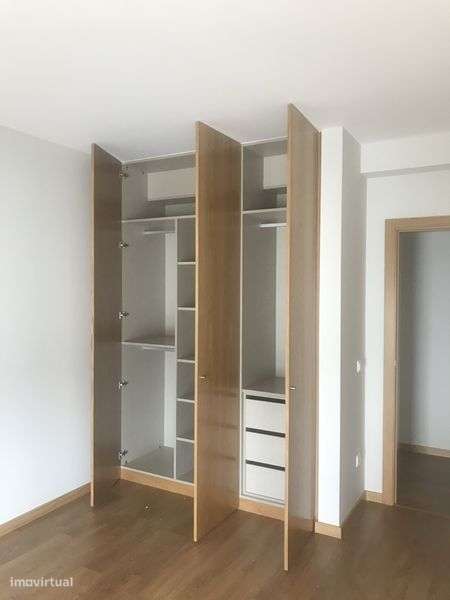 Apartamento T3 em Arganil RC c/ Garagem Box e Aquecimento Central - Grande imagem: 4/12