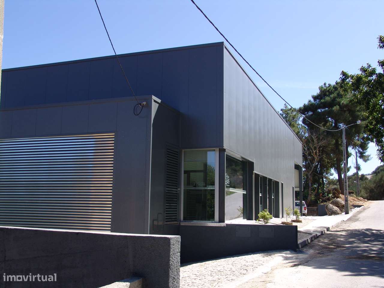 Armazém/fábrica em lugar de Vila Nova - Armamar - Viseu - Grande imagem: 2/13