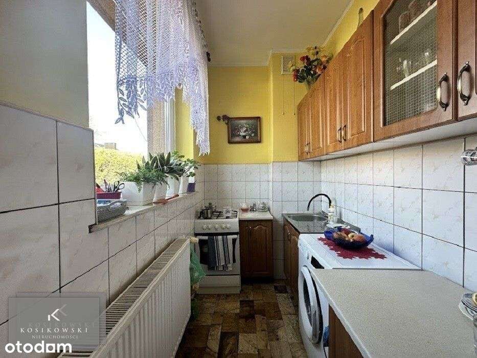 Funkcjonalny budynek w centrum wsi-6