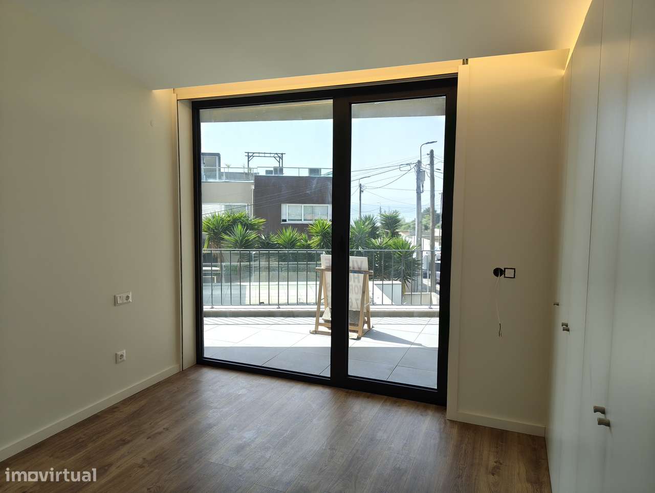 Moradia T4 com piscina e jardim em Canidelo-46