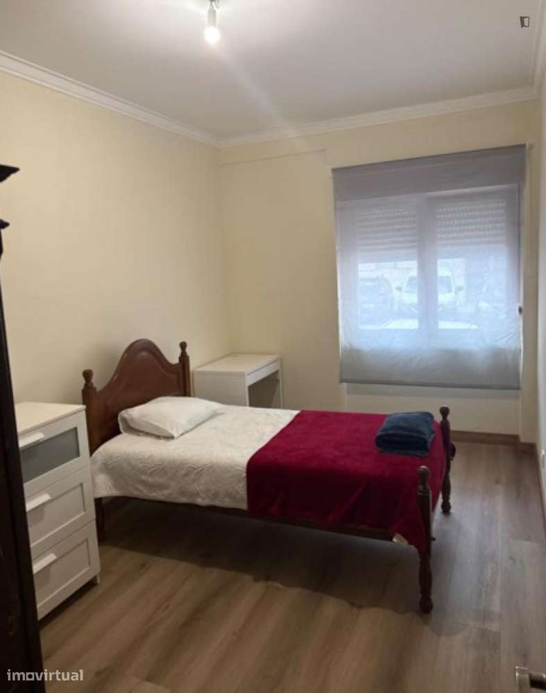 Quarto - localizado em Setubal - Grande imagem: 2/10