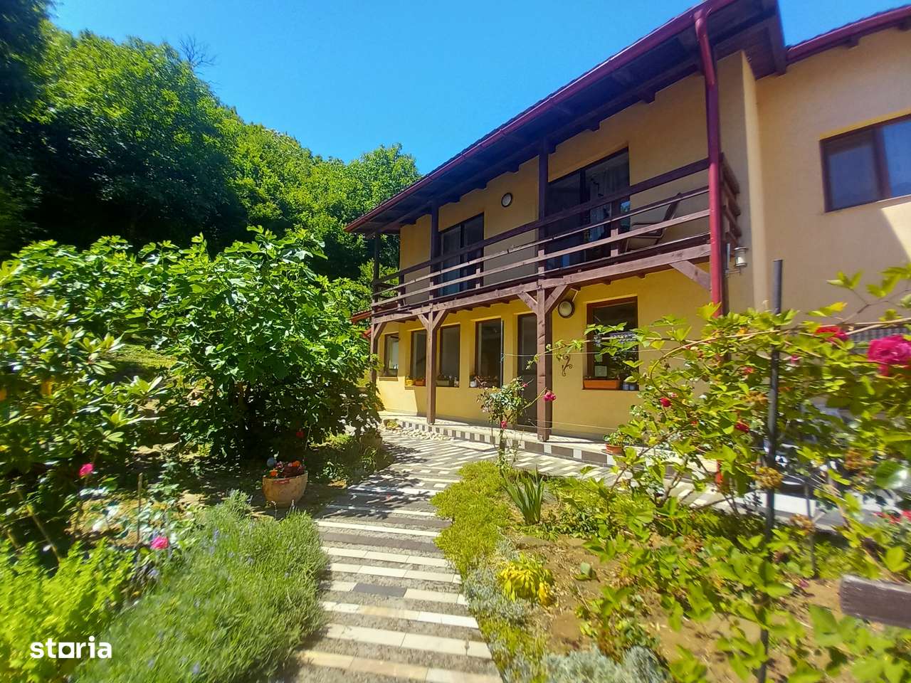 De vânzare pe str. Valea Roșie o casa superba !-0