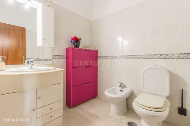 Apartamento T3 em Excelente Localização na Quinta do Conde-10