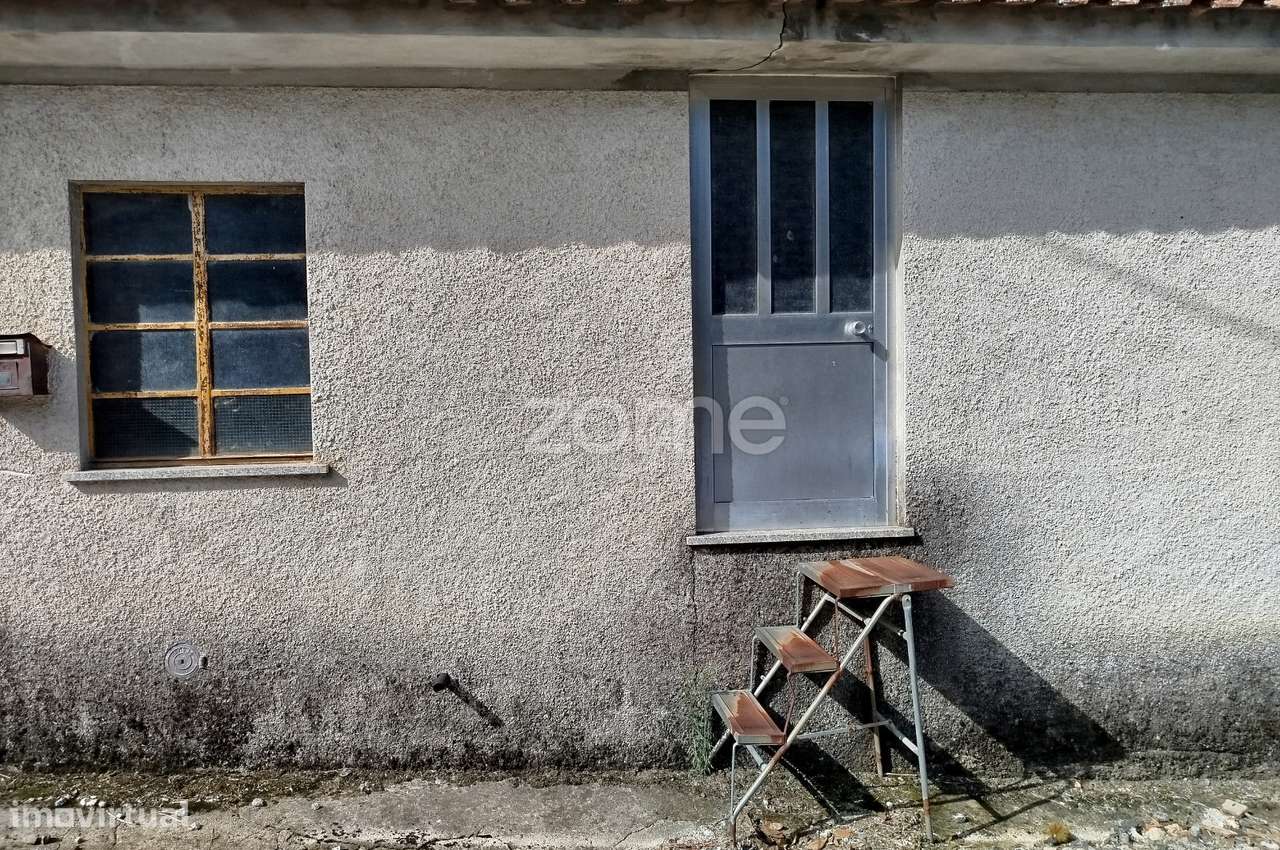 Prédio, armazém com quintal, terreno e garagem – Vilar de Besteiros... - Grande imagem: 4/53