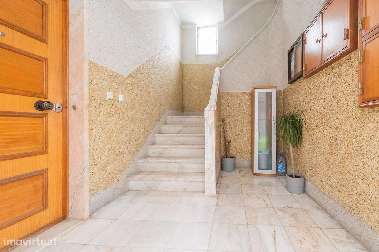 T2 com Terraço em São João da Talha-26