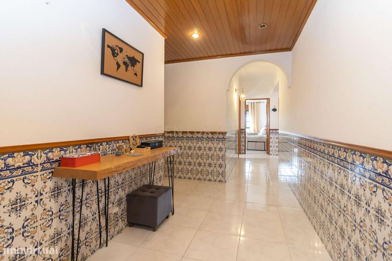 Apartamento T2 com Parqueamento, Elevador, Pronto a Habitar – Uma Opor-11