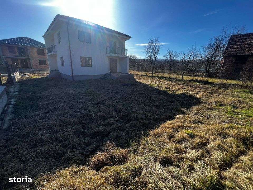 Casa de vanzare, 138 mp, curte 500 mp, zona Gilau - Imagine principală: 4/7