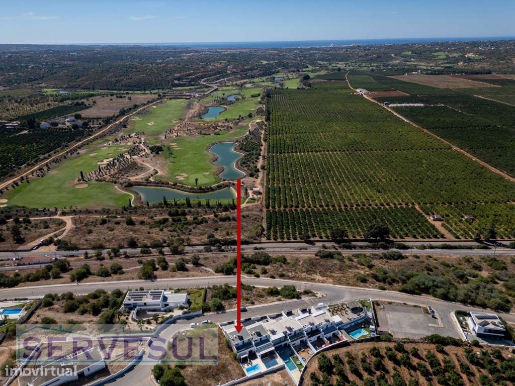 Moradia Moderna com Piscina e uma vista magnifica para o Campo de G...-45