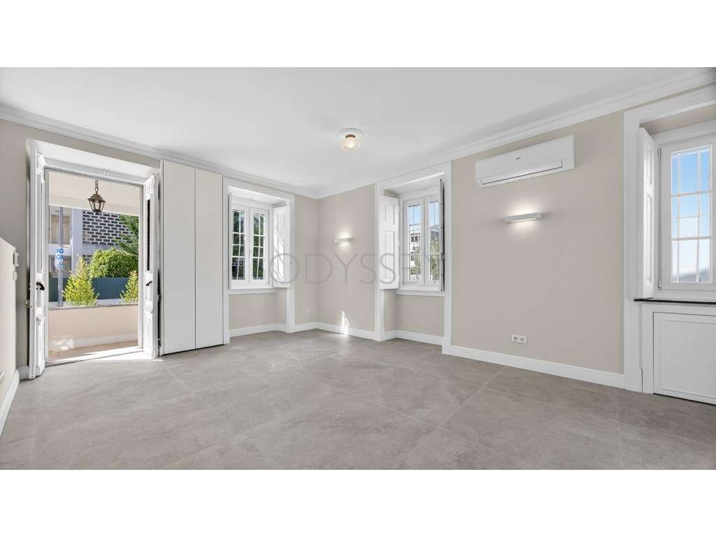 Chalet Costeiro Histórico de 4 Quartos em São João do Estoril - Grande imagem: 5/40