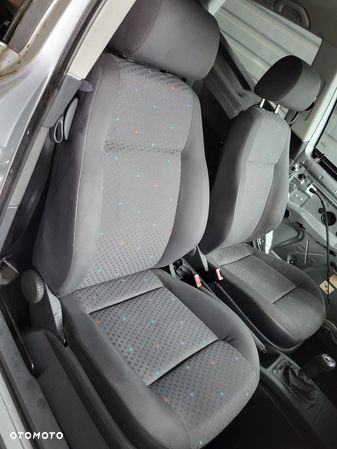 VW Polo 9N Fotel Pasażera Prawy 3D EU 03r - 1