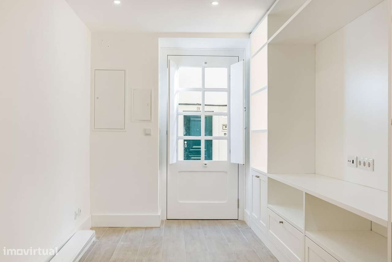 Apartamento T2 remodelado, Santos, Lisboa - Grande imagem: 3/26