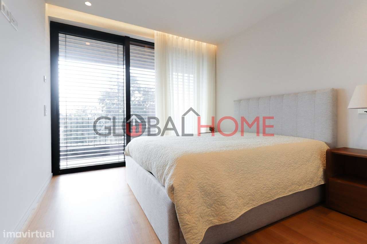 Moradia T5 com piscina na Quinta das Luzes-32