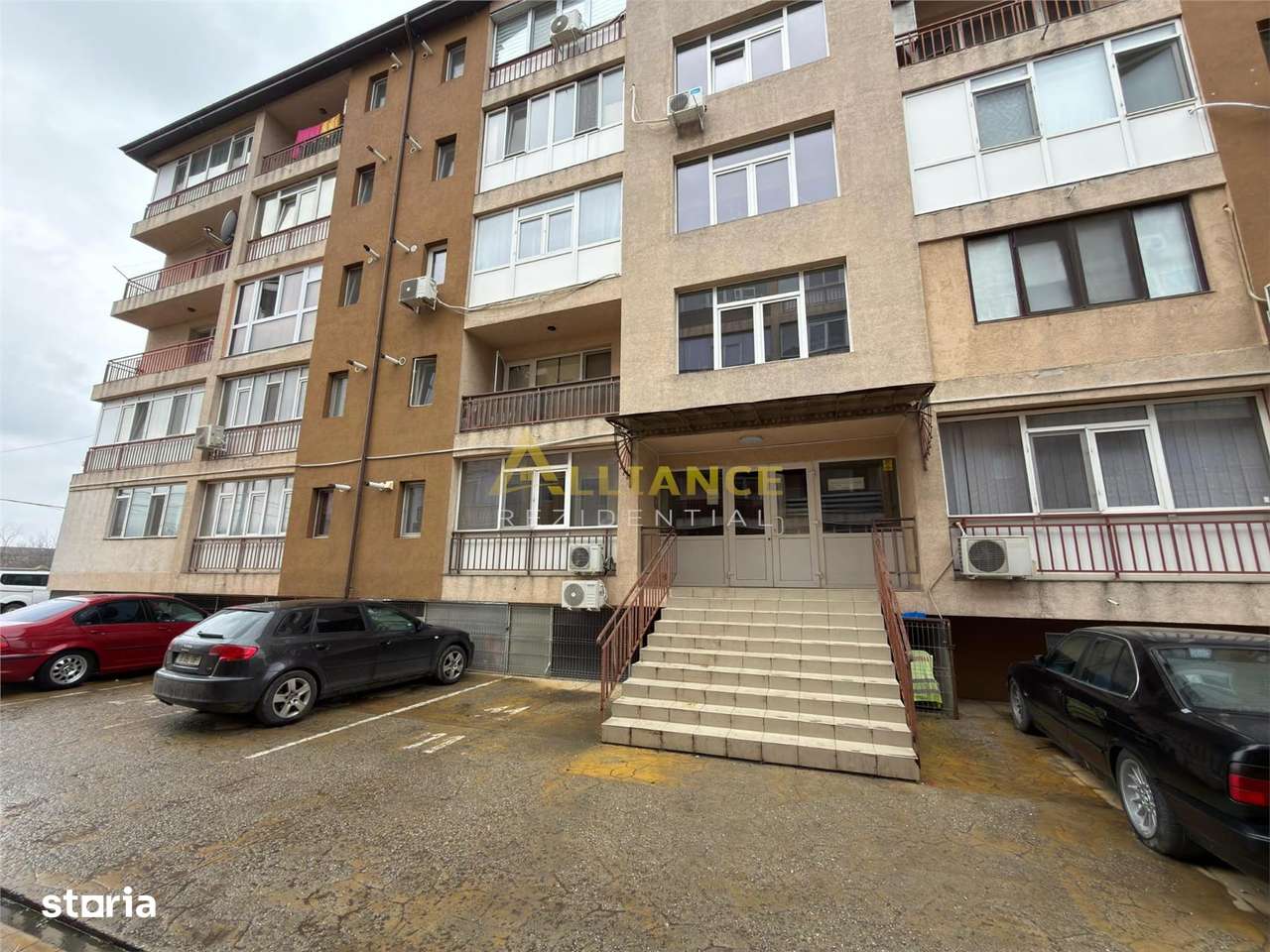 Garsoniera gata de mutare-0