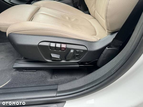 BMW X1 xDrive20i xLine sport - 18