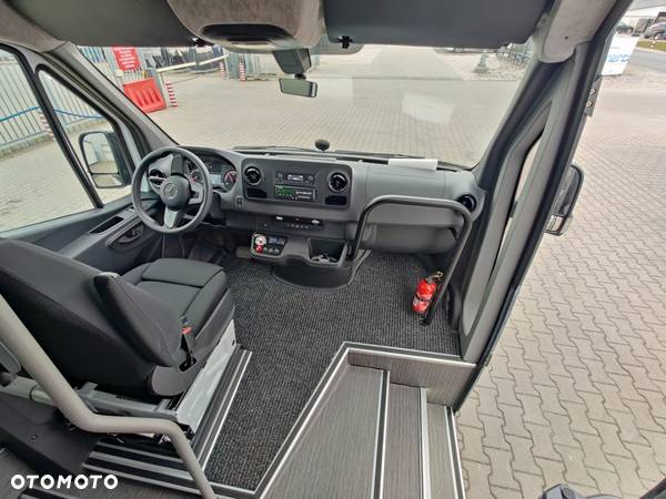 Mercedes-Benz E-Sprinter - 15