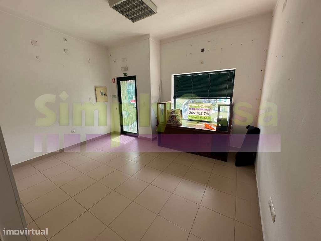 Moradia T2 + Espaço Comercial - CANHA-16