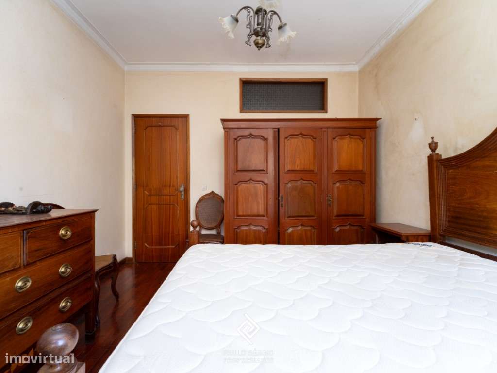 Apartamento T2+1 no Porto-11