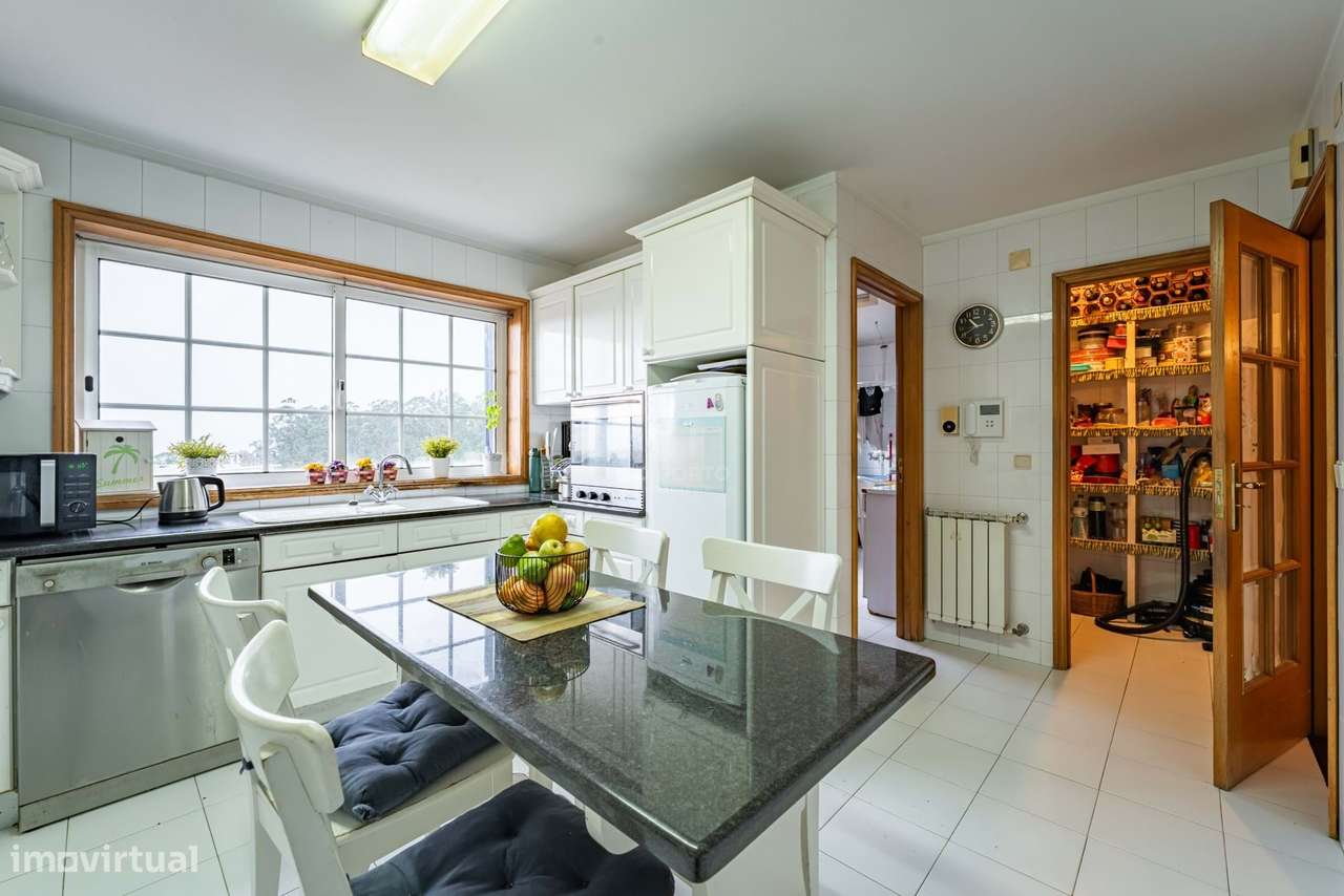 Apartamento T4, em zona Prime de Gaia, na Rua de D.Dinis.-10